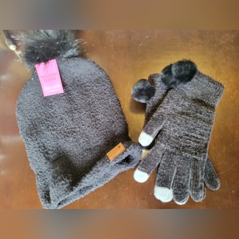 Soft Beanie‎ and Glove set NWT